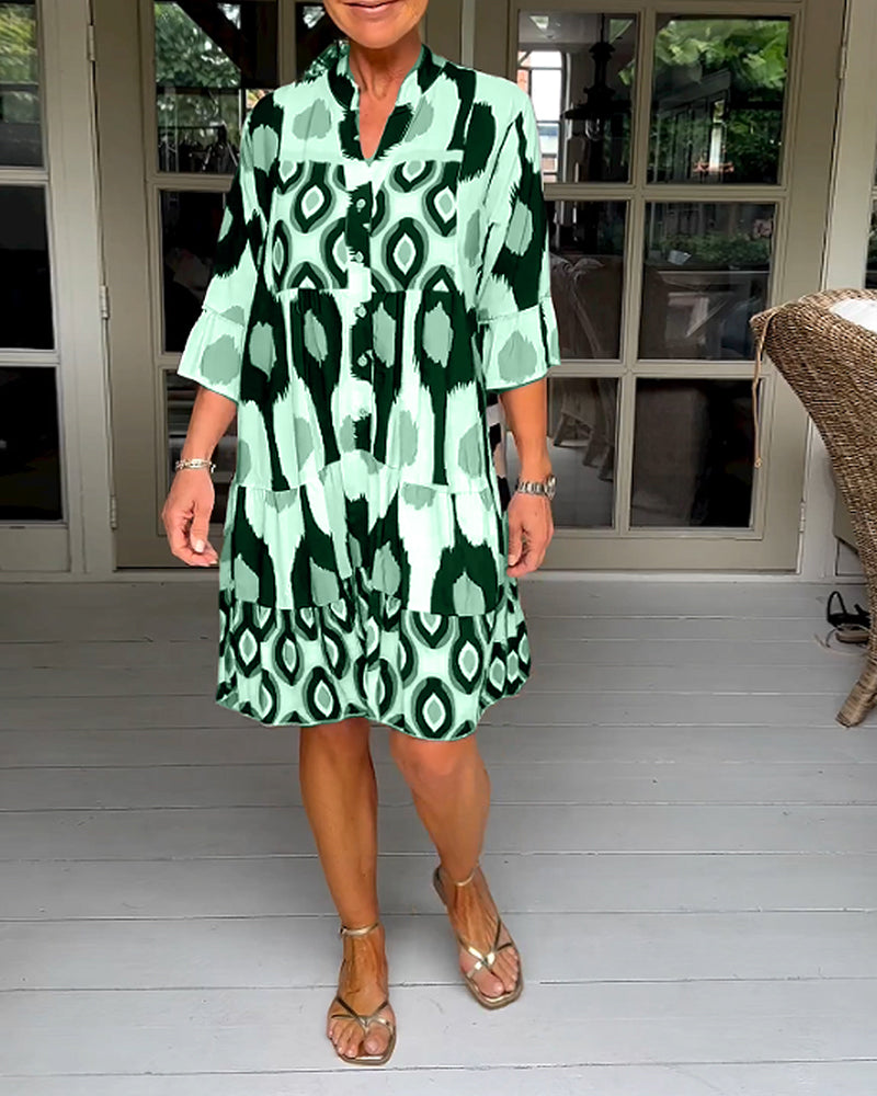 Dafne™ – Verspieltes Printkleid mit Schwung & 3/4-Ärmeln