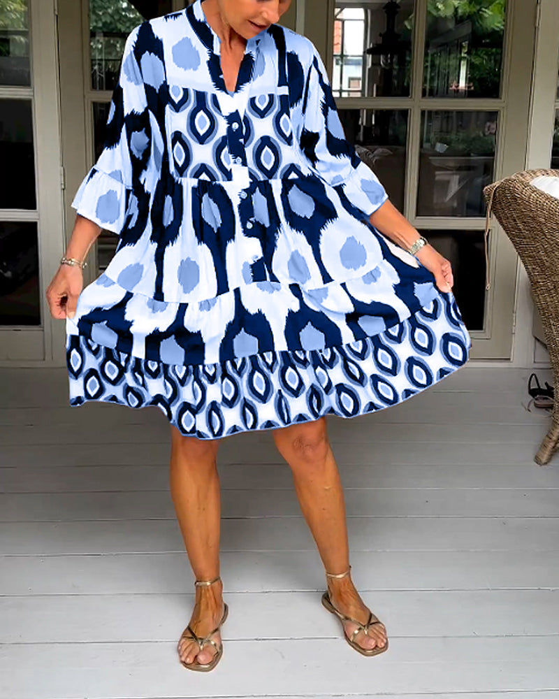 Dafne™ – Verspieltes Printkleid mit Schwung & 3/4-Ärmeln