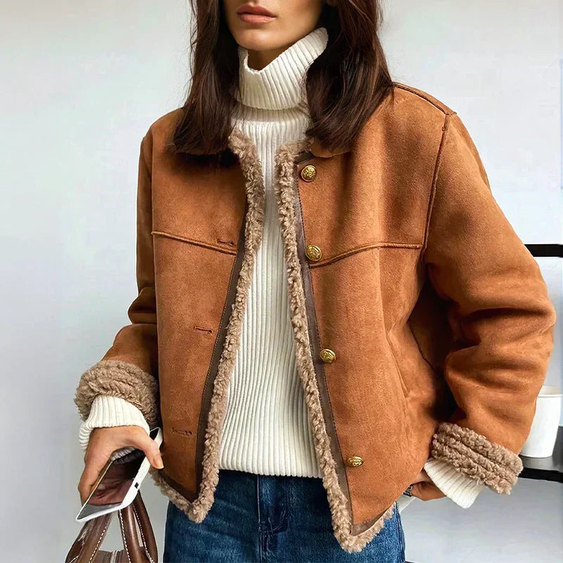 Silja™ – Lammfelljacke mit Knöpfen für Zeitlose Wärme & Stil