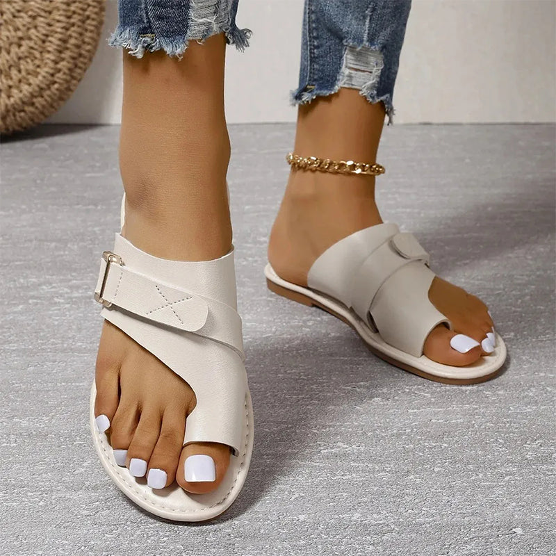 Whitney™ - Flache Sandalen